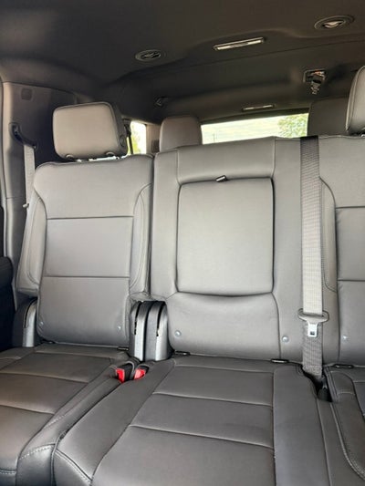 2025 Chevrolet Suburban LT