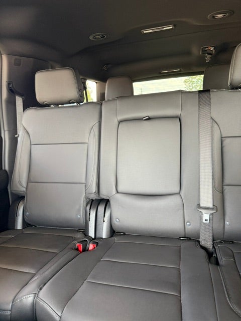 2025 Chevrolet Suburban LT
