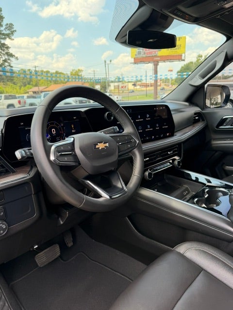 2025 Chevrolet Suburban LT